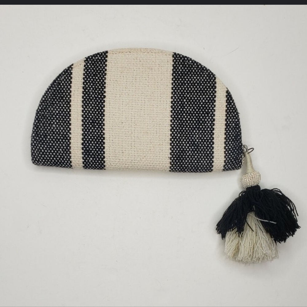 Universal threads BoHo wristlet